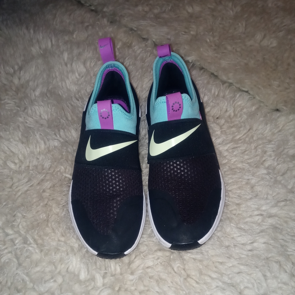 Girl's sneakers